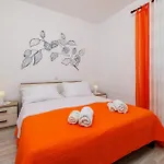 Klara *
