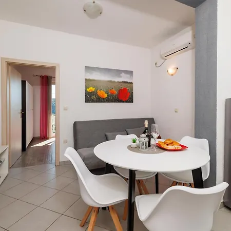 Klara Apartamento *