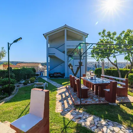 Διαμέρισμα Klara *